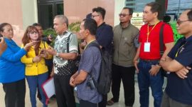 Foto: Kuasa hukum korban longsor Perumahan Permata Puri Semarang, Oki Wicaksono Nurindra, SH Sq, saat ditemui wartawan usai sidang di Pengadilan Negeri Semarang.