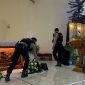 Personel Polres Blora, saat mengecek keamanan gereja. (Dok.Ist)