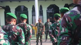 Dandim Pati Letkol Inf. Jon Young Saragi, saat memberikan arahan kepada anggotanya. (Dok.Ist)