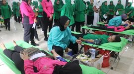 Persit saat gelar donor darah di aula Kodim 0718/Pati. (Dok.Ist)