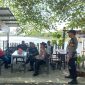 Anggota Polsek Karanganyar Polres Demak, saat patroli obyek wisata Degega.