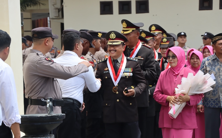 Foto: pelepasan anggota purna tugas di Pendopo Parama Satwika Polres Demak. (Dik. Ist)