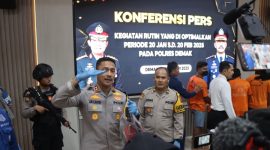 Foto: Kapolres Demak AKBP Ari Cahya Nugraha, saat ungkap kasus cipta kondisi jelang Ramadhan. (Dok. Ist)