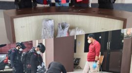 Kolase foto: Sat Reskrim Polres Demak saat ungkap penjual obat petasan yang transaksi jual belinya dilakukan melalui media sosial Facebook.