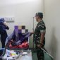 Foto: Komandan Kodim 0718/Pati Letkol Inf Jon Young Saragi, S.Sos., M.I.P, saat menjenguk pasien salah satu warga kecamatan Pucakwangi kabupaten Pati di RSU Suwondo Pati. Selasa, (04/03/2025).