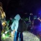 Foto: Pohon tumbang di Jalan Raya Jati-Randublatung, mengakibatkan kemacetan.