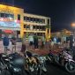 Polres Jepara saat mengamankan belasan remaja yang hendak melakukan perang air antar kelompok menjelang sahur di seputaran SPBU Bawu Batealit dan perempatan Bergat Desa Krapyak, Kecamatan Tahunan, pada Sabtu (15/3/2025) malam.