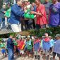 Kolase foto: Kegiatan Perhutani KPH Gundih, saat memberikan paket sembako kepada tenaga kerja non karyawan. Foto atas: Adm/KKPH Gundih, Haris Setiana. Foto bawah: Wakil Adm/KKPH Gundih, Supriyono.