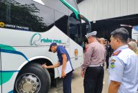 Dishub bersama Satlantas Polres Jepara saat giat Ramp Check.