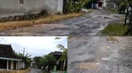 Jalan rusak oleh warga setempat diurug sirtu dan Padas agar bisa dilalui warga pengguna jalan.
