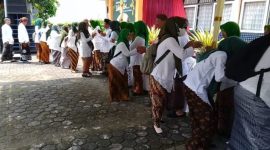 Suasana acara halal bihalal Disdikpora Korwil Gebog, Kudus, yang dikemas open house. Kamis (10/4/2025)