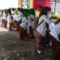 Suasana acara halal bihalal Disdikpora Korwil Gebog, Kudus, yang dikemas open house. Kamis (10/4/2025)