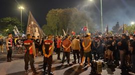 Personel Polres Jepara, saat mengamankan HUT Persijap Jepara ke-71.