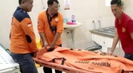 Jasad korban saat dievakuasi oleh tim BPBD Kudus.