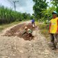 Akses jalan di Desa Nglebak, Kec. Kradenan, Kab. Blora, nampak belum dibeton atau diaspal.