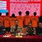 Kapolrestabes Semarang Kombes Pol M.Syahduddi, saat ungkap tindakan anarkis May Day depan Kantor Gubernur Jateng. Nampak 6 tersangka dihadirkan.