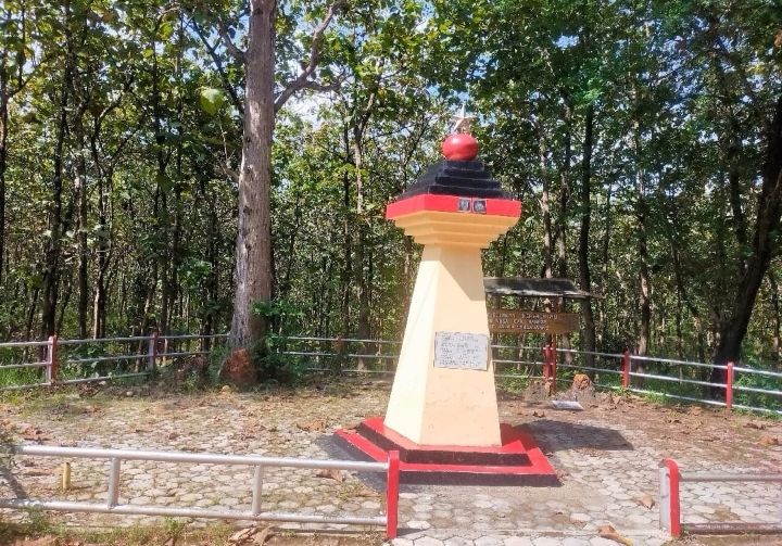 Tugu Bintang, Randublatung, Blora.