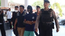 Pelaku pencurian handphone saat diamankan Polres Demak.