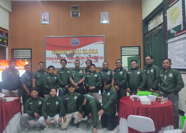 Foto: Kodim Blora, saat foto bersama jurnalis Blora, usai Coffee morning.