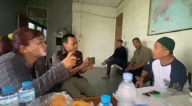 Edis Santoso, SH, MH, kuasa hukum Eko Soedadi (Alm) saat konferensi pers ungkap lahan eks kandang ternak sapi di desa Patemon, Kec.Tengaran, Semarang.