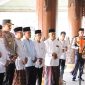 Kapolres Jepara, AKBP Erick Budi Santoso, saat menghadiri pelepasan calon jemaah haji.