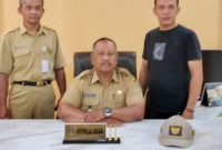 Kades Kajar, Bambang Totok Subiyanto, saat menanggapi kericuhan warga terkait pembangunan air bawah tanah.