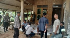 Satgas Binmas Polres Jepara, saat menyambangi pelaku usaha untuk edukasi terkait aksi premanisme dan cara melaporkannya.