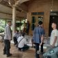 Satgas Binmas Polres Jepara, saat menyambangi pelaku usaha untuk edukasi terkait aksi premanisme dan cara melaporkannya.