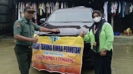 Yayasan Tunas Rimba Perhutani bersama KPH Semarang, saat menyalurkan bantuan sembako dan pakaian layak pakai di desa Sukorejo Kec. Tegowanu Kab. Grobogan.