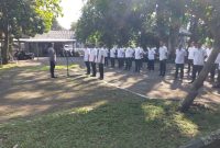 Mandor tanam milenial KPH Semarang saat apel dalam rangka menerima pembinaan motivasi. 