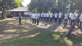 Mandor tanam milenial KPH Semarang saat apel dalam rangka menerima pembinaan motivasi. 