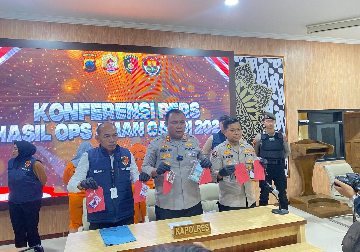 Polres Blora saat gelar konferensi pers berantas aksi premanisme.