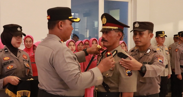Kapolres Blora, AKBP Wawan Andi Susanto, saat pimpin Sertijab 3 Kapolsek.