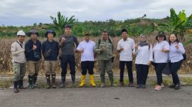 PT Rimba Partikel Indonesia (RPI) saat melakukan kunjungan kerja lapangan di KPH Semarang.