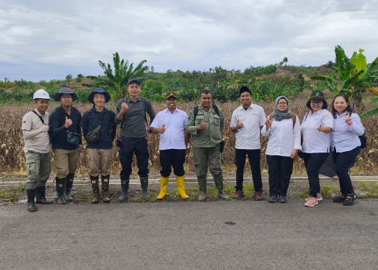 PT Rimba Partikel Indonesia (RPI) saat melakukan kunjungan kerja lapangan di KPH Semarang.