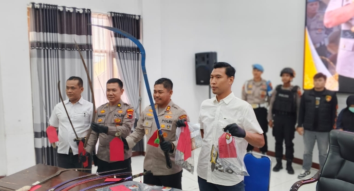 Kapolres Grobogan AKBP Ike Yulianto, saat mengungkap 38 kasus kejahatan selama 17 hari operasi Aman Candi 2025.