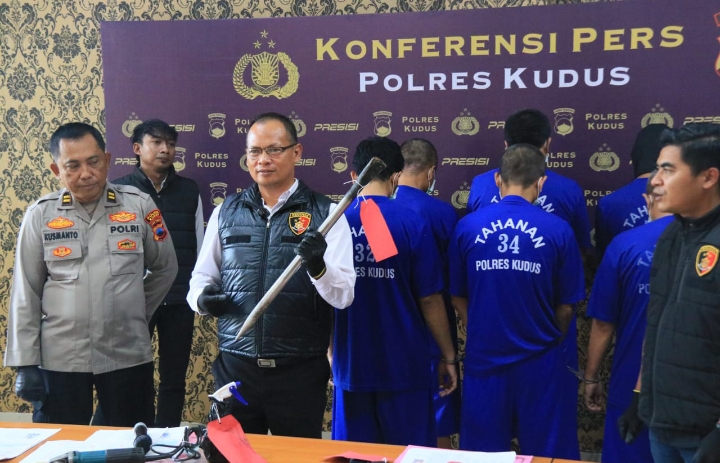 Kapolres Kudus AKBP Dwi Purnomo, saat ungkap kasus.