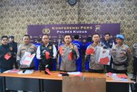 Polres Kudus, saat ungkap kasus pencurian bobol tembok.