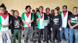 Koordinator GPK Pujiyanto, saat menyampaikan permohonan maaf usai sebelumnya nyaris bentrok dengan anggota TNI.