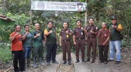 Kejaksaan Negeri (Kejari) Grobogan, saat mengunjungi Wisata Air Terjun Widuri.