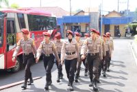 Belasan Taruna saat melaksanakan Latihan Kerja di Polres Jepara.