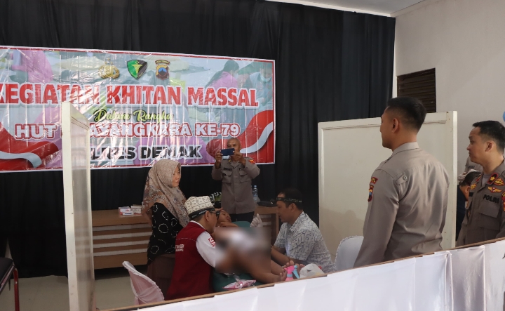 Suasana kegiatan bhakti sosial Polres Demak.