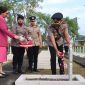 Kapolres Demak, AKBP Ari Cahya Nugraha, saat ziarah di Taman Makam Pahlawan.