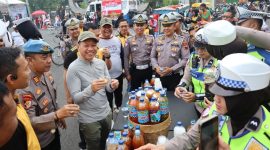 Pelayanan prima jamu gratis Polres Kudus dalam rangka memperingati Hari Bhayangkara ke-79.