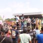 Ratusan sopir truk saat unjuk rasa tolak ODOL. Nampak Kapolres Blora beri masukan.