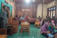 Kegiatan Perum Perhutani KPH Telawa bersama LMDH Sumber Rejeki, membahas peningkatan pendapatan Agroforestry jagung.
