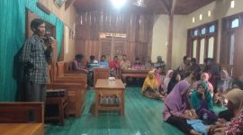 Kegiatan Perum Perhutani KPH Telawa bersama LMDH Sumber Rejeki, membahas peningkatan pendapatan Agroforestry jagung.