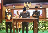 Penandatanganan nota kesepakatan KUA-PPAS pada Perubahan Anggaran Pendapatan Belanja Daerah (APBD) Kabupaten Blora Tahun Anggaran 2025.