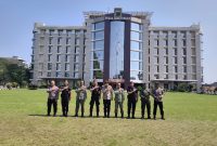 Personil KPH Telawa bersama Polri saat berpose didepan gedung Polda Jawa Tengah.