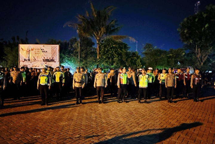 Polres Blora saat gelar apel pengesahan warga baru PSHT.